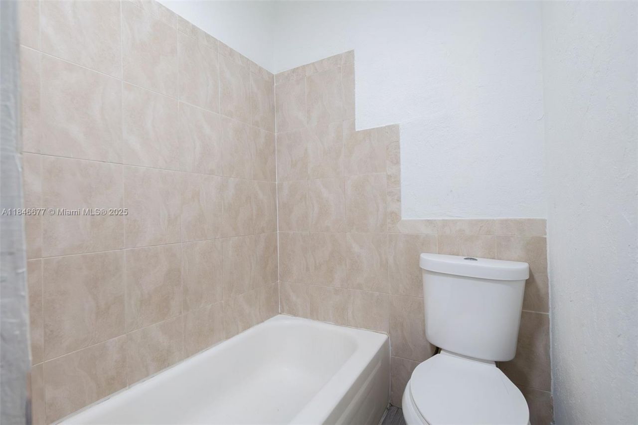 1021 W 33rd St, Riviera Beach, FL 33404 Photo