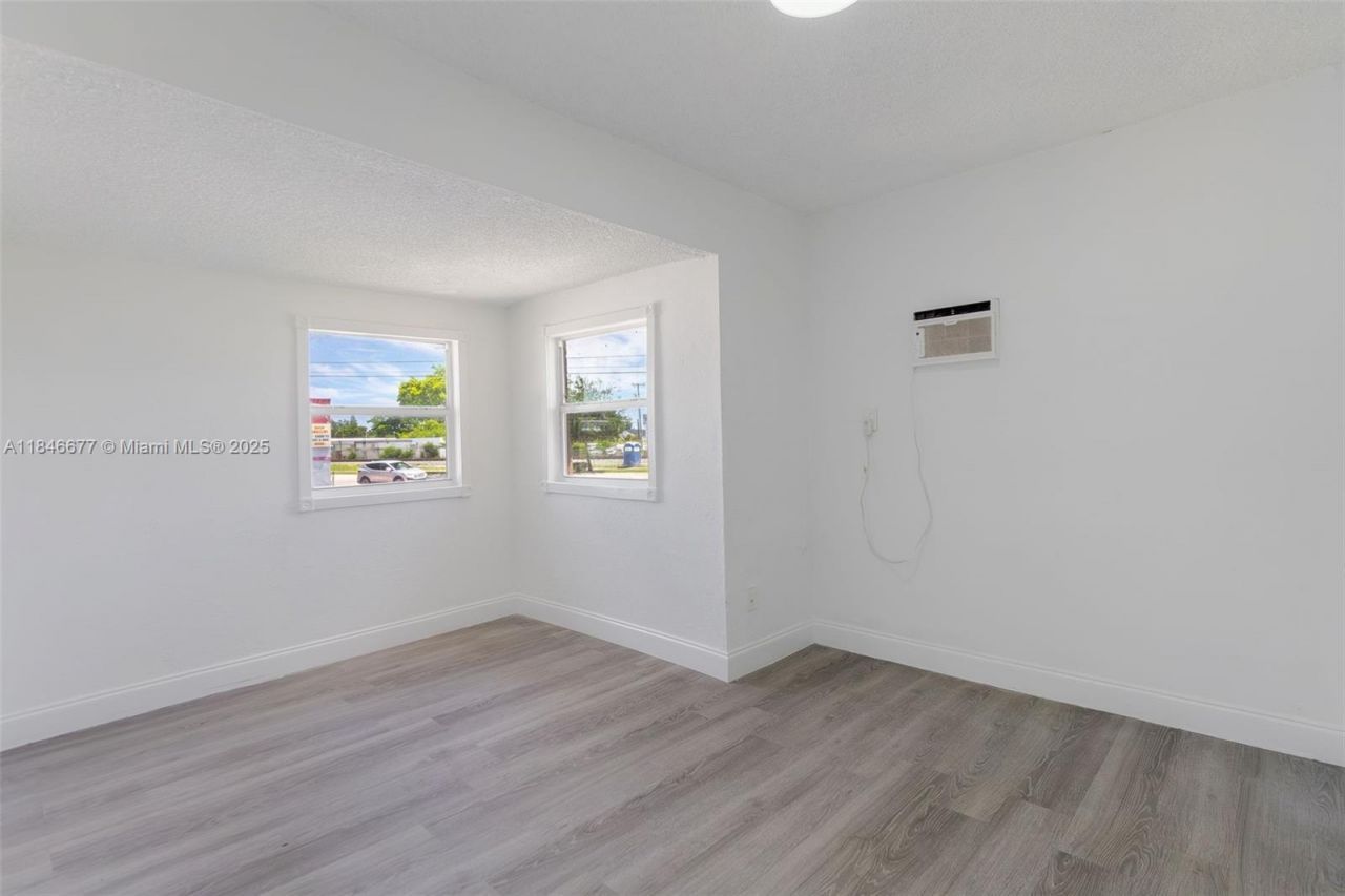 1021 W 33rd St, Riviera Beach, FL 33404 Photo