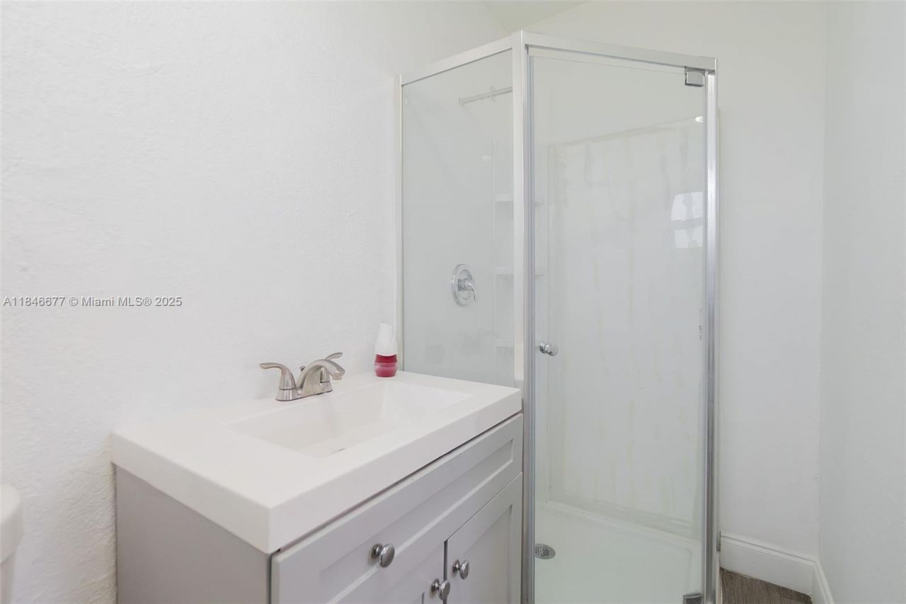 1021 W 33rd St, Riviera Beach, FL 33404 Photo