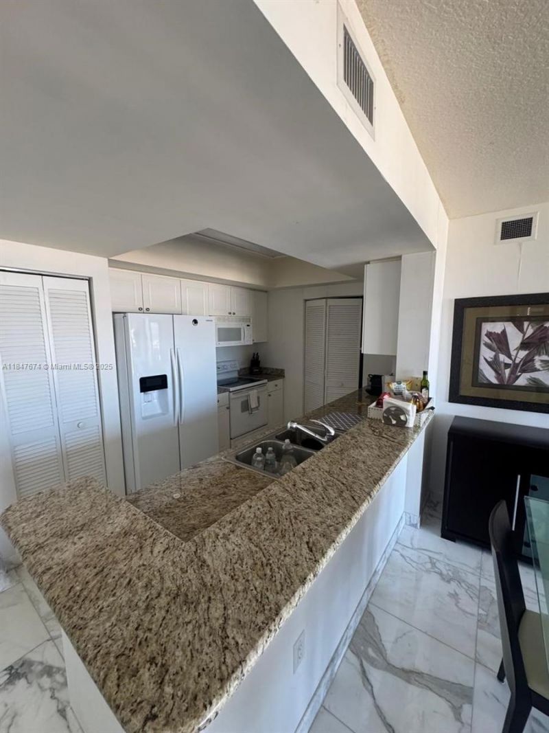 19501 W Country Club Dr, Unit 1712, Aventura, FL 33180 Photo