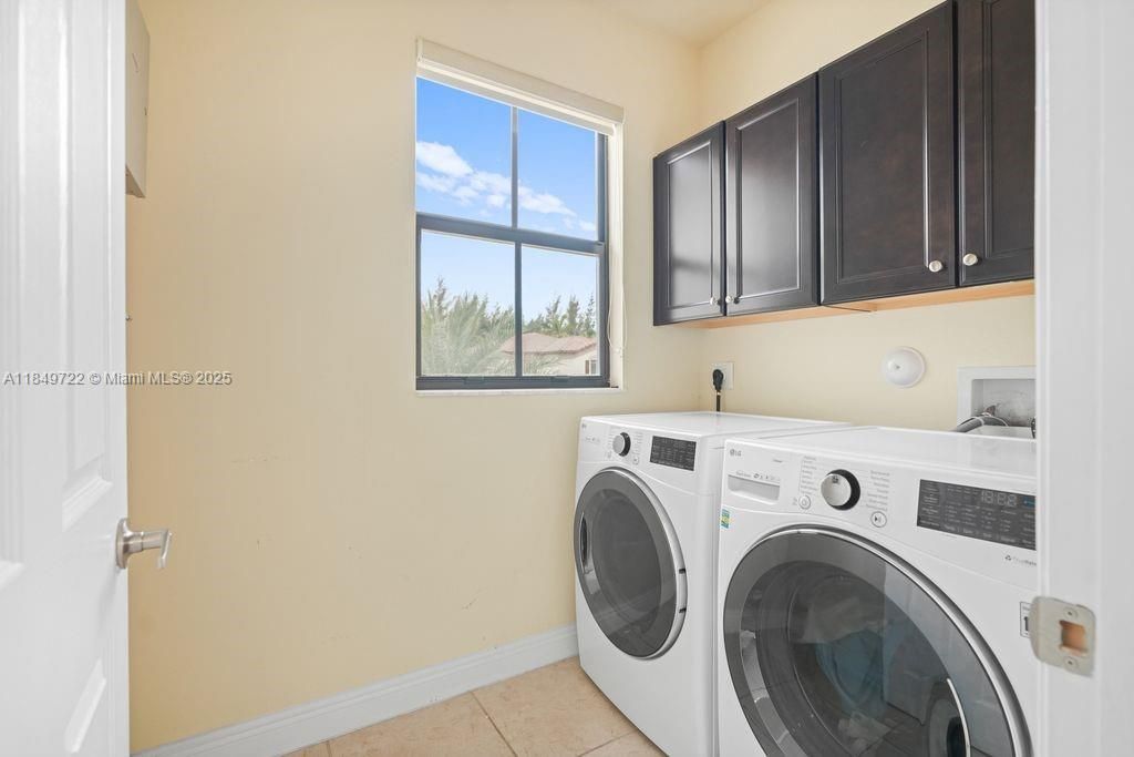 10016 NW 89th Ter, Doral, FL 33178 Photo