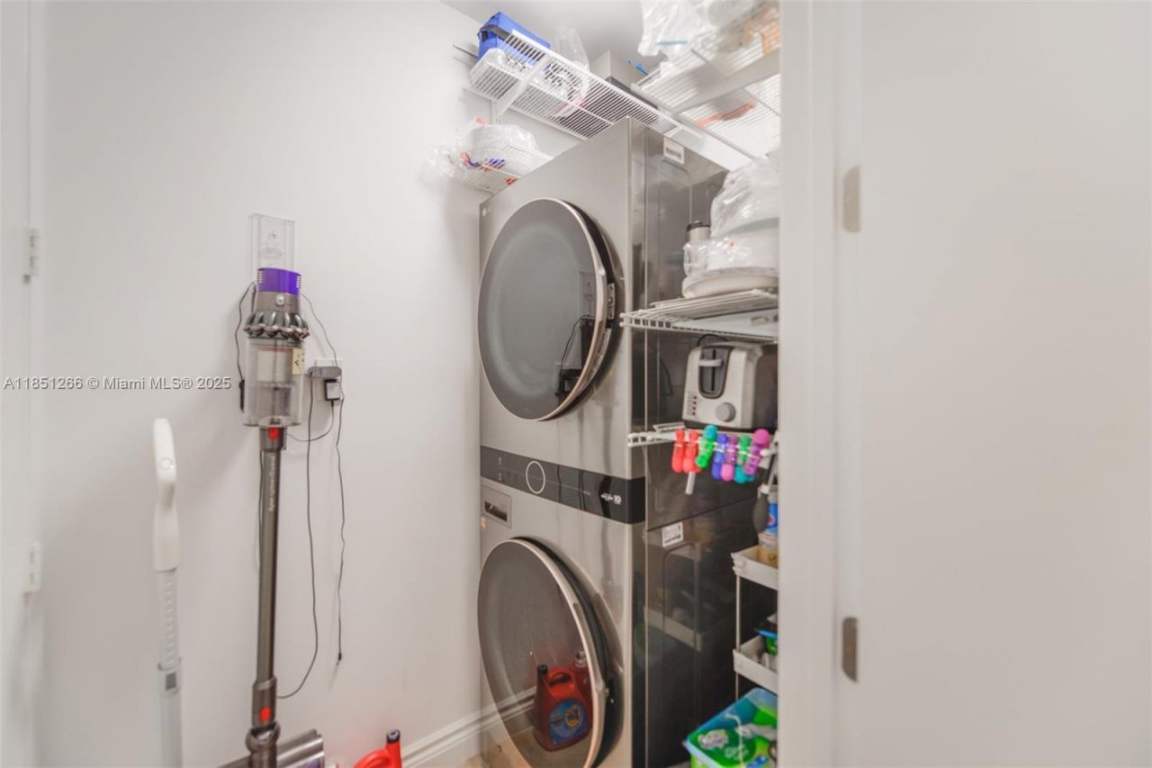 15901 Collins Ave, Unit 1602, Sunny Isles Beach, FL 33160 Photo