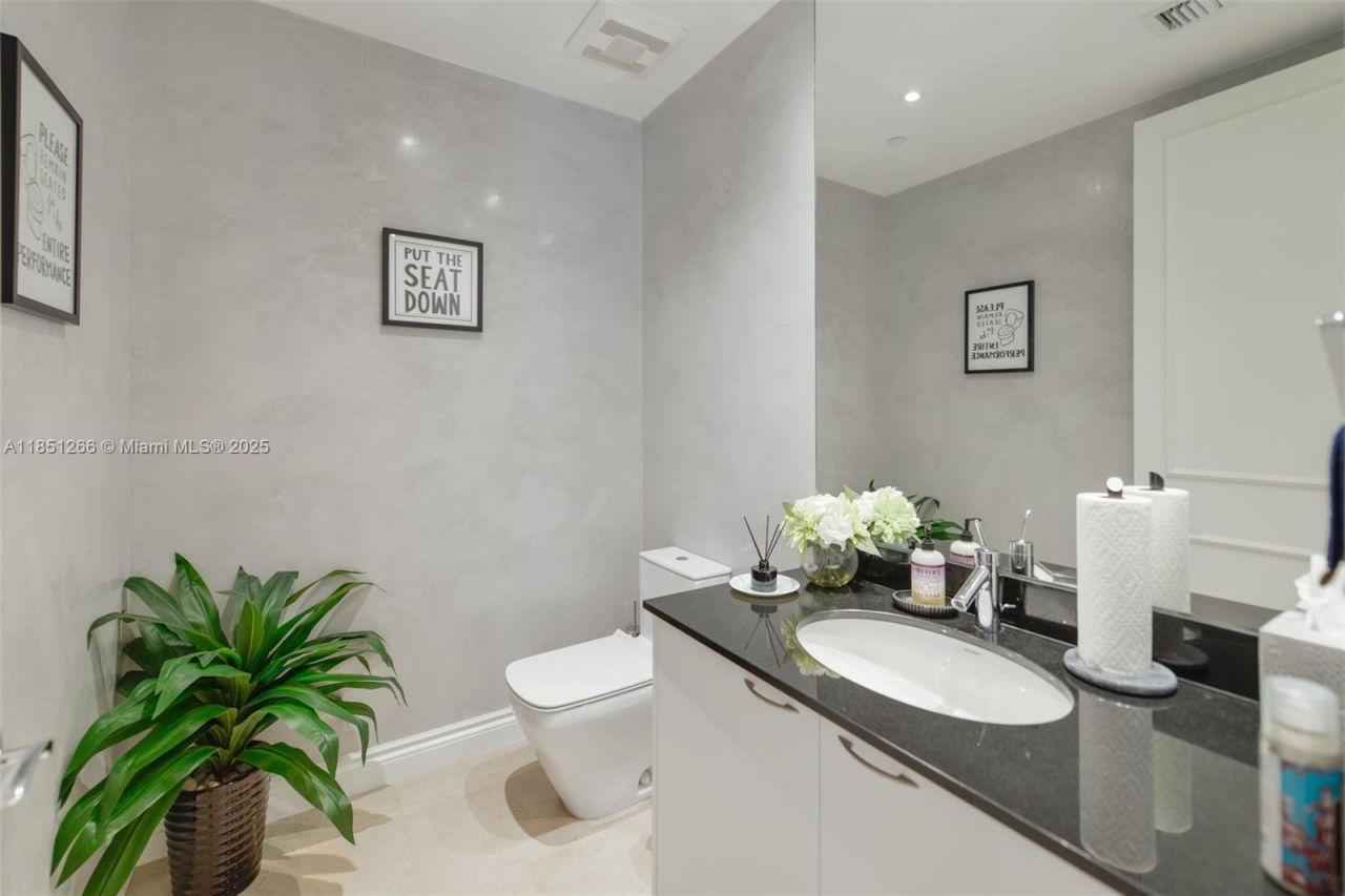 15901 Collins Ave, Unit 1602, Sunny Isles Beach, FL 33160 Photo