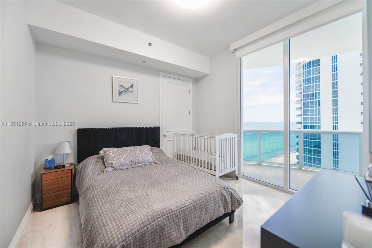 15901 Collins Ave, Unit 1602, Sunny Isles Beach, FL 33160 Photo