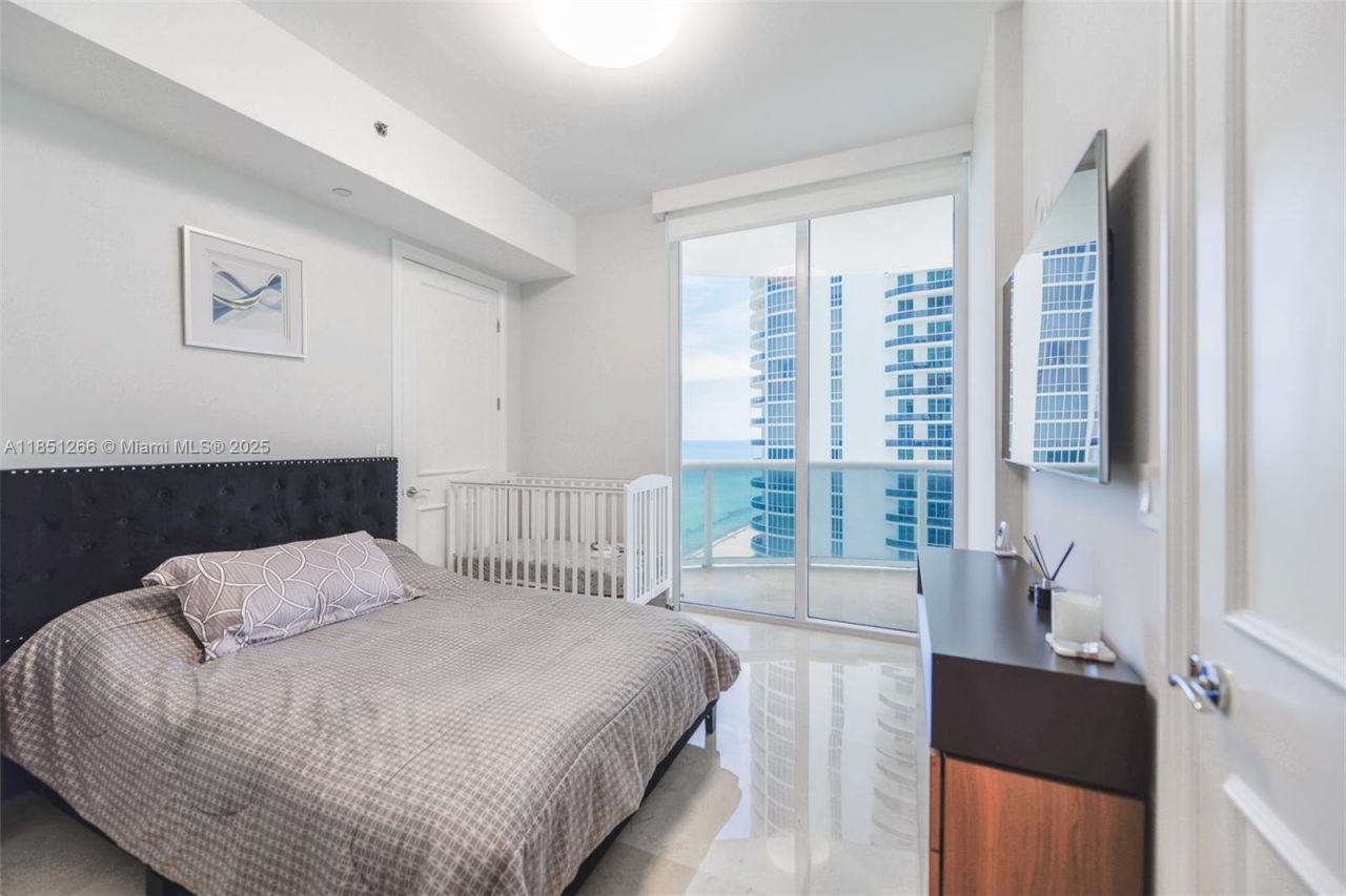 15901 Collins Ave, Unit 1602, Sunny Isles Beach, FL 33160 Photo