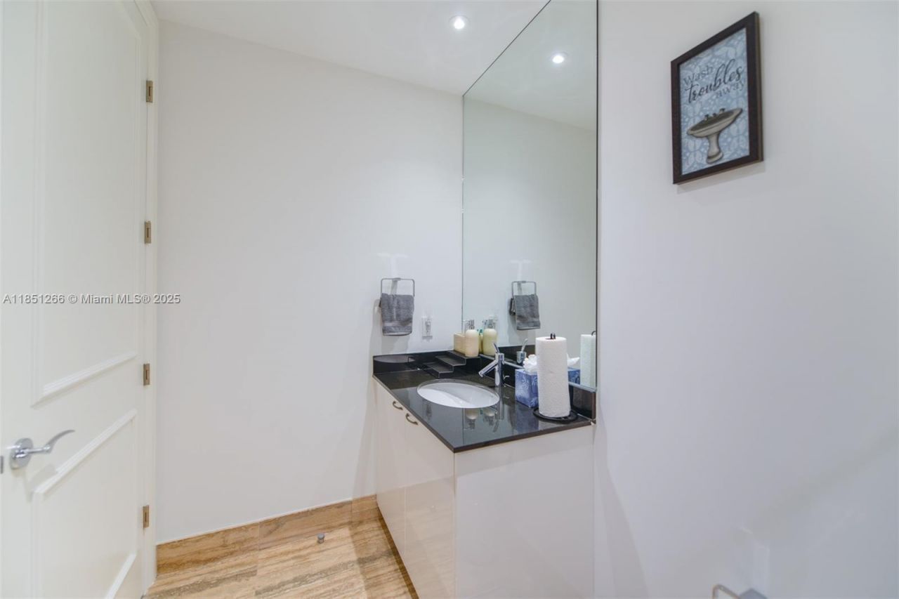 15901 Collins Ave, Unit 1602, Sunny Isles Beach, FL 33160 Photo