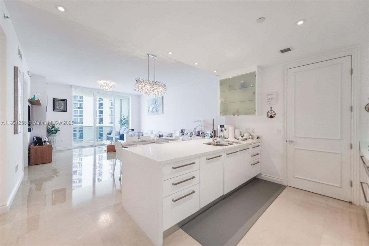 15901 Collins Ave, Unit 1602, Sunny Isles Beach, FL 33160 Photo