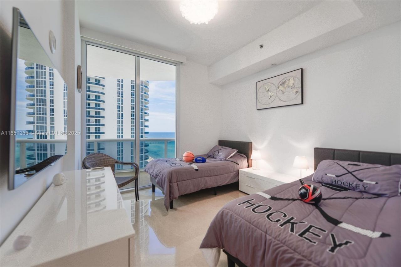 15901 Collins Ave, Unit 1602, Sunny Isles Beach, FL 33160 Photo