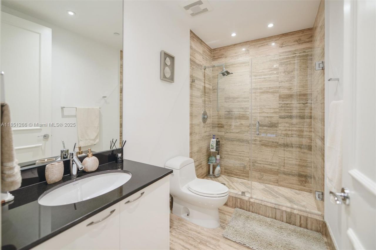 15901 Collins Ave, Unit 1602, Sunny Isles Beach, FL 33160 Photo