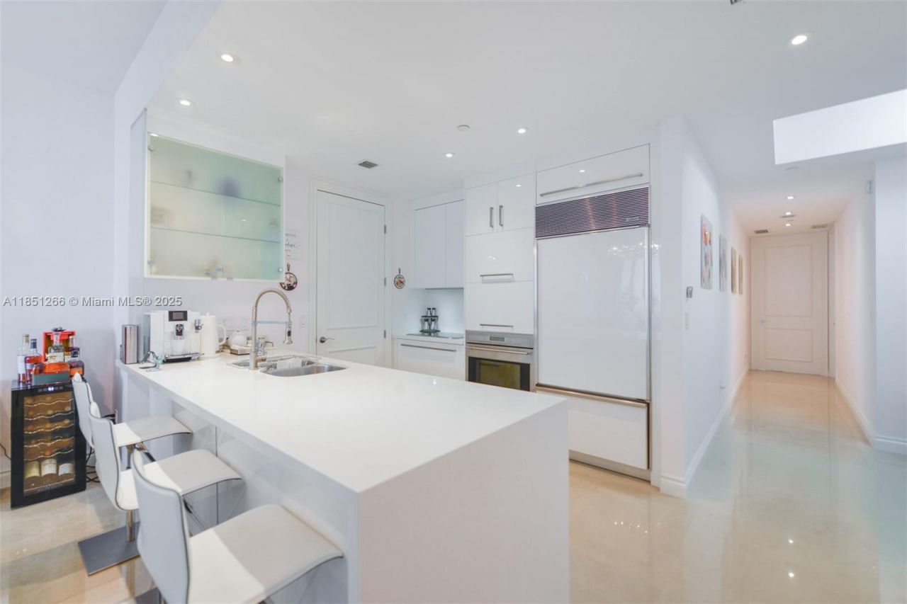 15901 Collins Ave, Unit 1602, Sunny Isles Beach, FL 33160 Photo