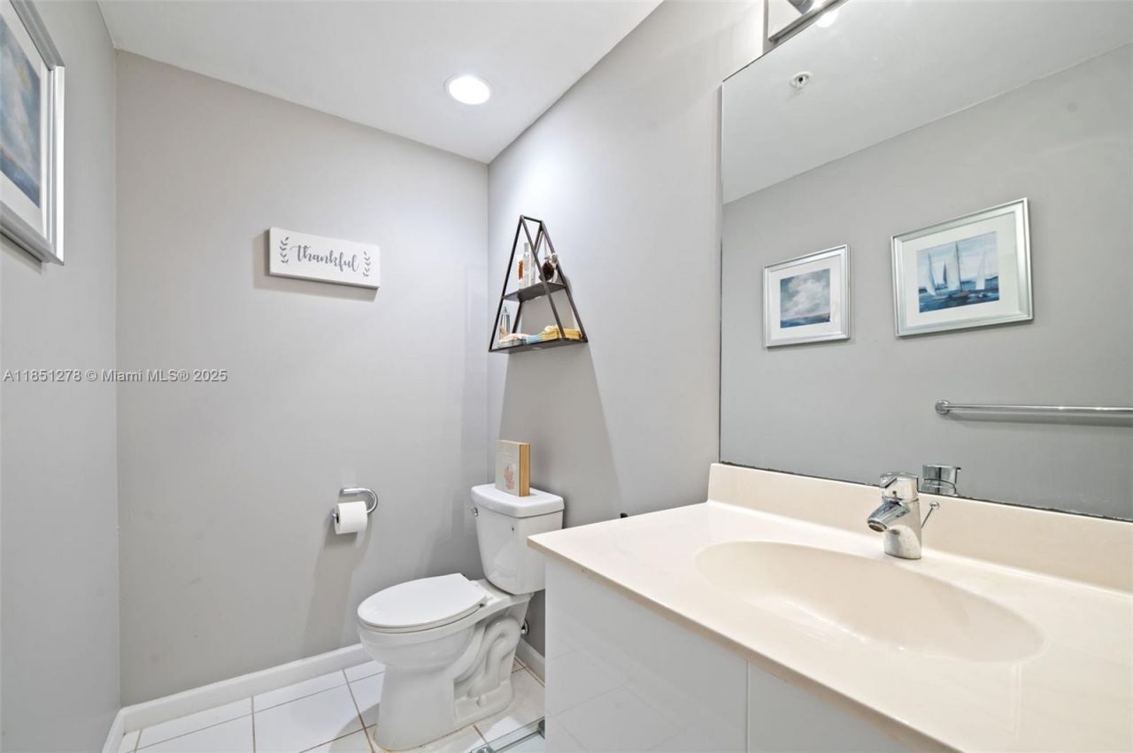 3000 S Ocean Dr, Unit 102, Hollywood, FL 33019 Photo