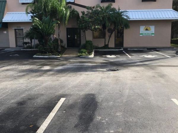 9501 SW 160th St, Miami, FL 33157