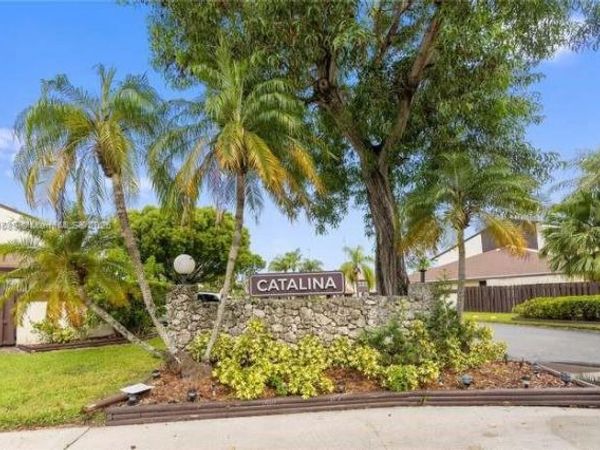 267 NE 201st Ter, Miami, FL 33179