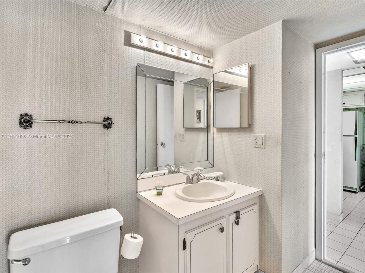 3675 N Country Club Dr, Unit 707, Aventura, FL 33180 Photo