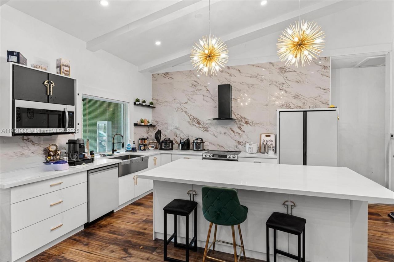 20701 SW 132nd Ct, Miami, FL 33177 Photo