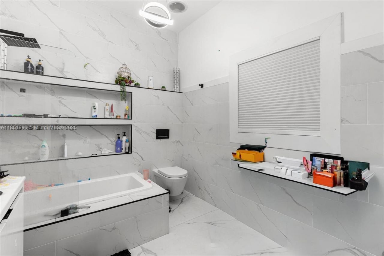 20701 SW 132nd Ct, Miami, FL 33177 Photo