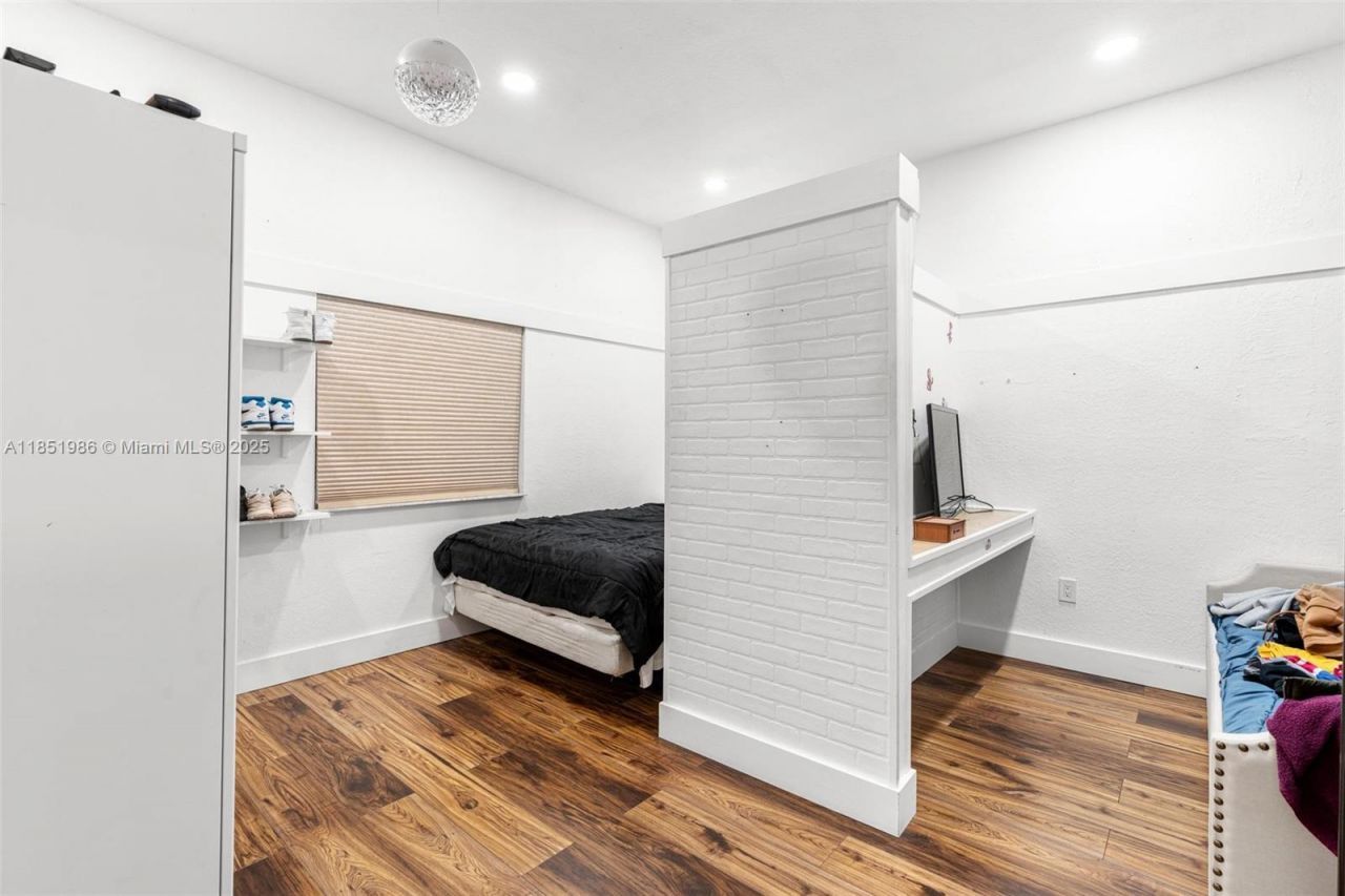 20701 SW 132nd Ct, Miami, FL 33177 Photo