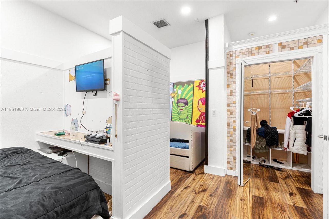 20701 SW 132nd Ct, Miami, FL 33177 Photo