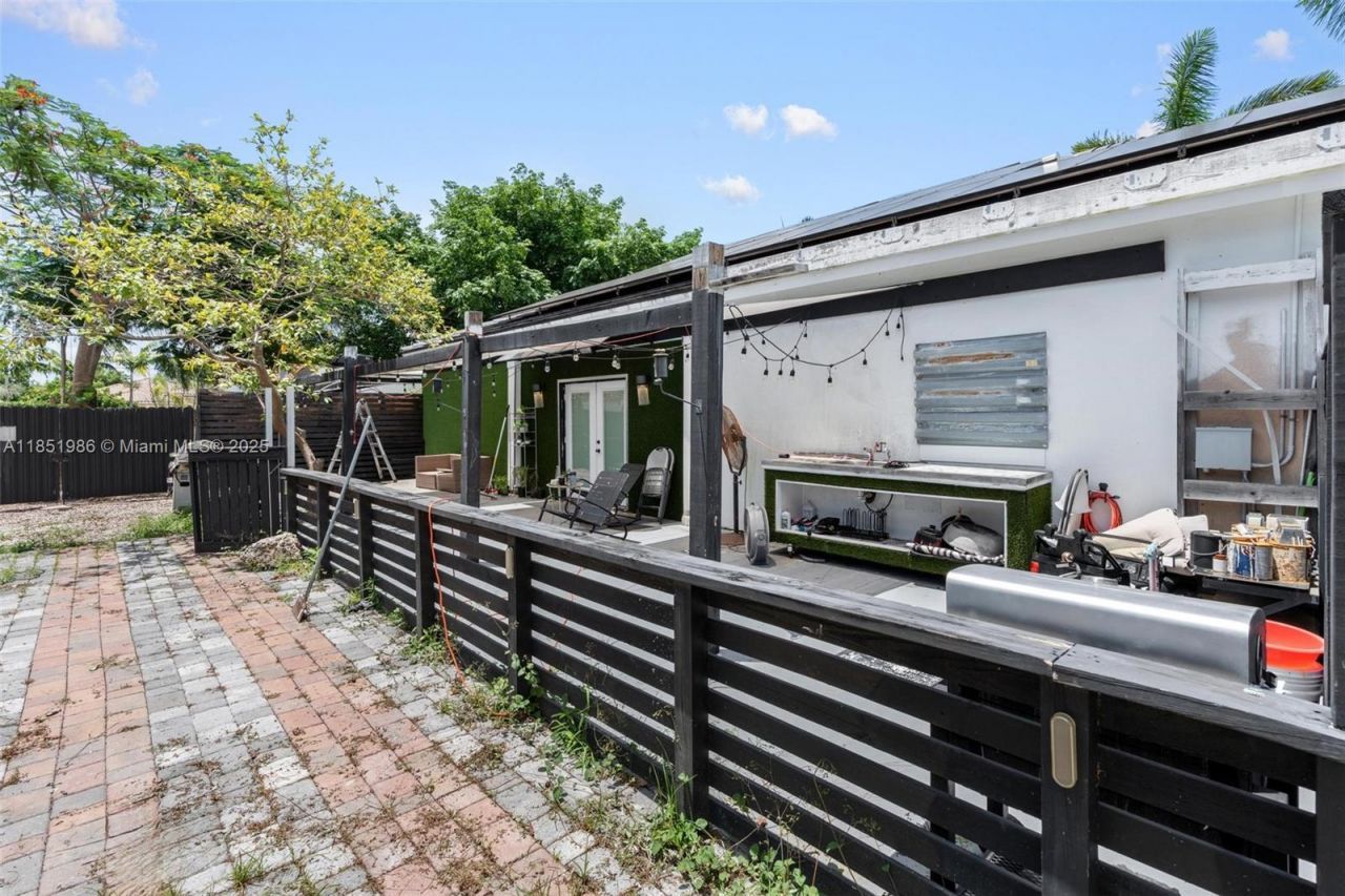 20701 SW 132nd Ct, Miami, FL 33177 Photo