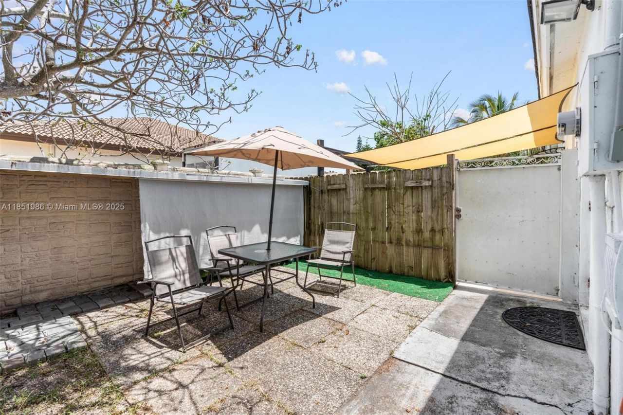 20701 SW 132nd Ct, Miami, FL 33177 Photo