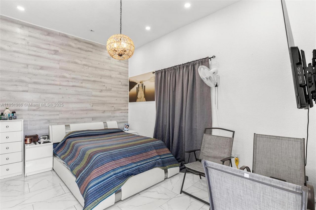 20701 SW 132nd Ct, Miami, FL 33177 Photo