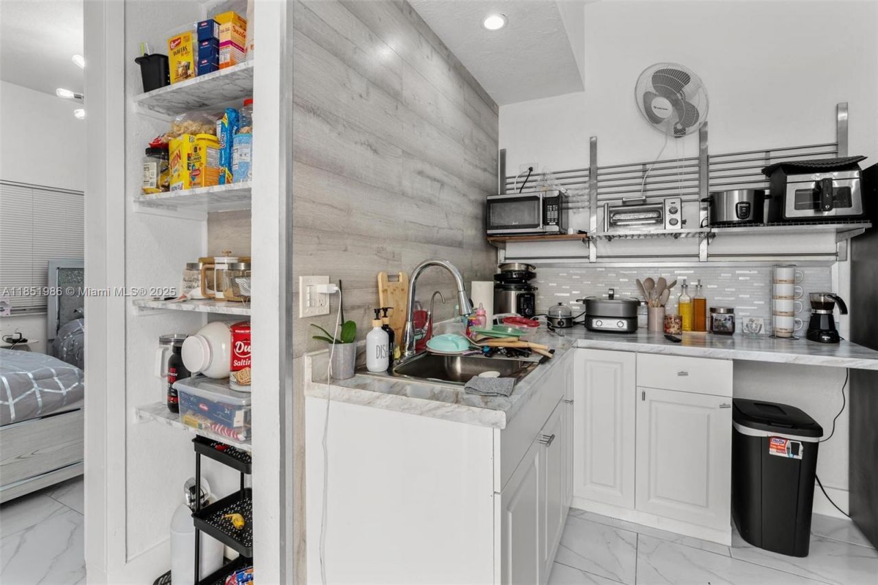 20701 SW 132nd Ct, Miami, FL 33177 Photo