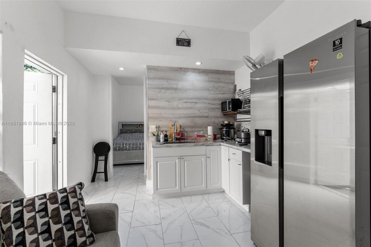 20701 SW 132nd Ct, Miami, FL 33177 Photo