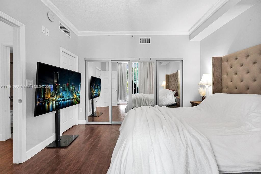 275 NE 18th St, Unit 306, Miami, FL 33132 Photo