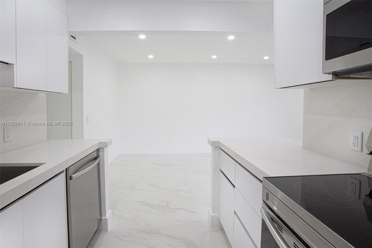 13250 SW 7th Ct, Unit 204L, Pembroke Pines, FL 33027 Photo