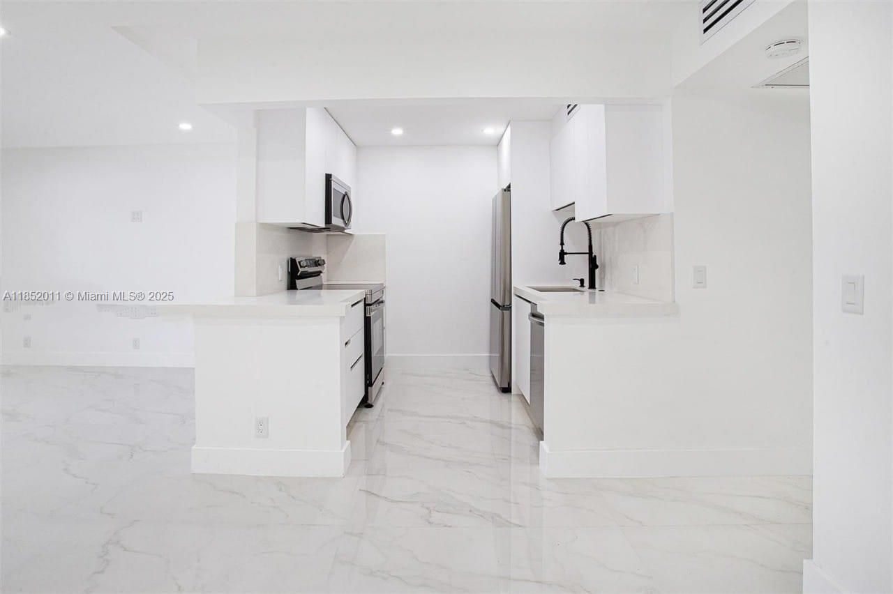 13250 SW 7th Ct, Unit 204L, Pembroke Pines, FL 33027 Photo