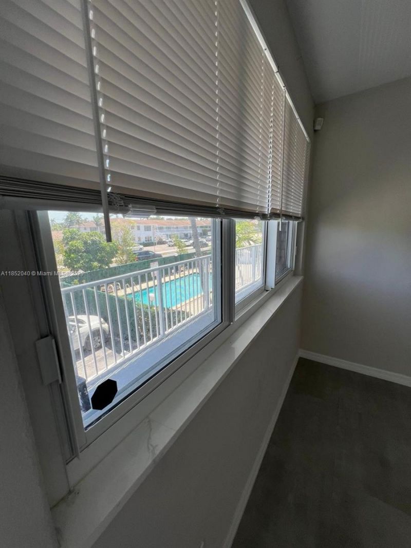 2175 NE 56th St, Unit 211, Fort Lauderdale, FL 33308 Photo