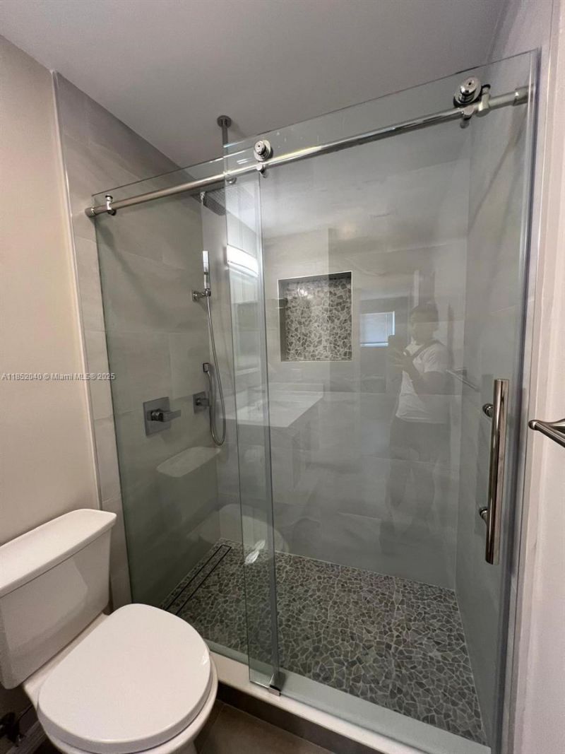 2175 NE 56th St, Unit 211, Fort Lauderdale, FL 33308 Photo