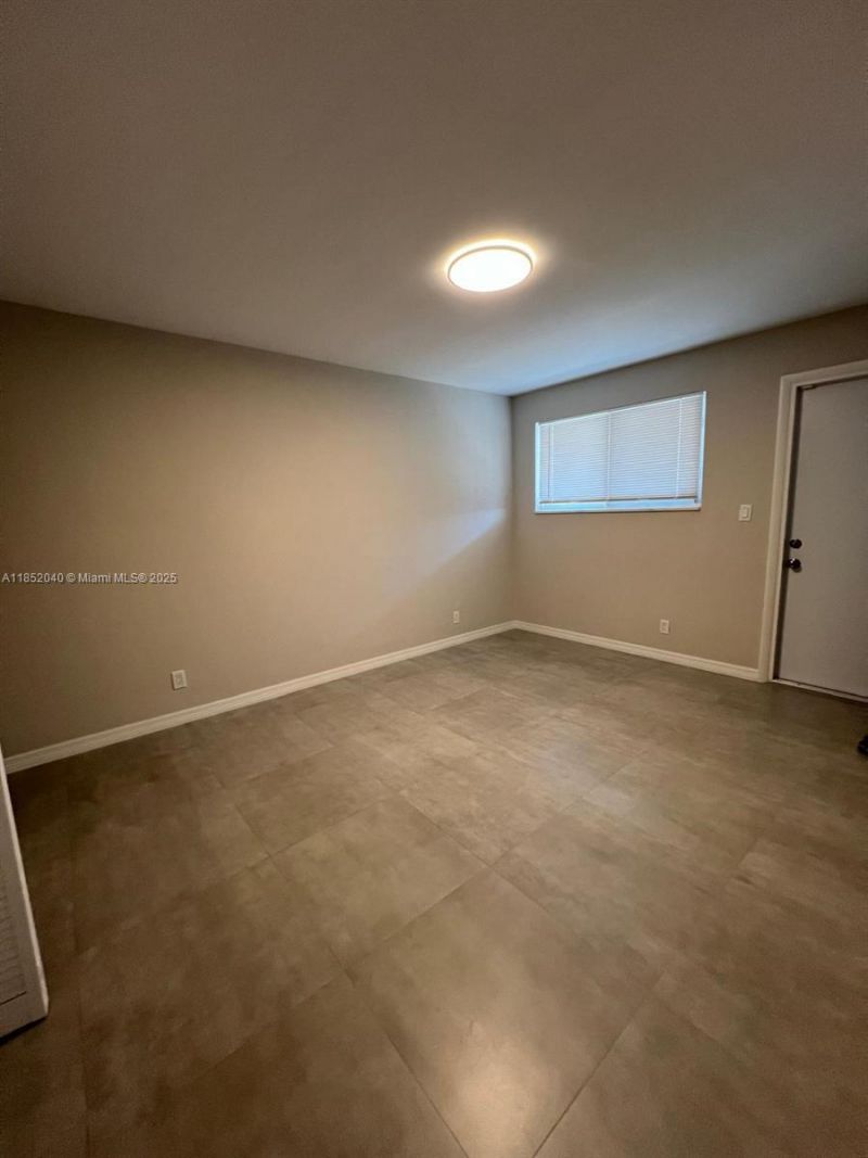 2175 NE 56th St, Unit 211, Fort Lauderdale, FL 33308 Photo