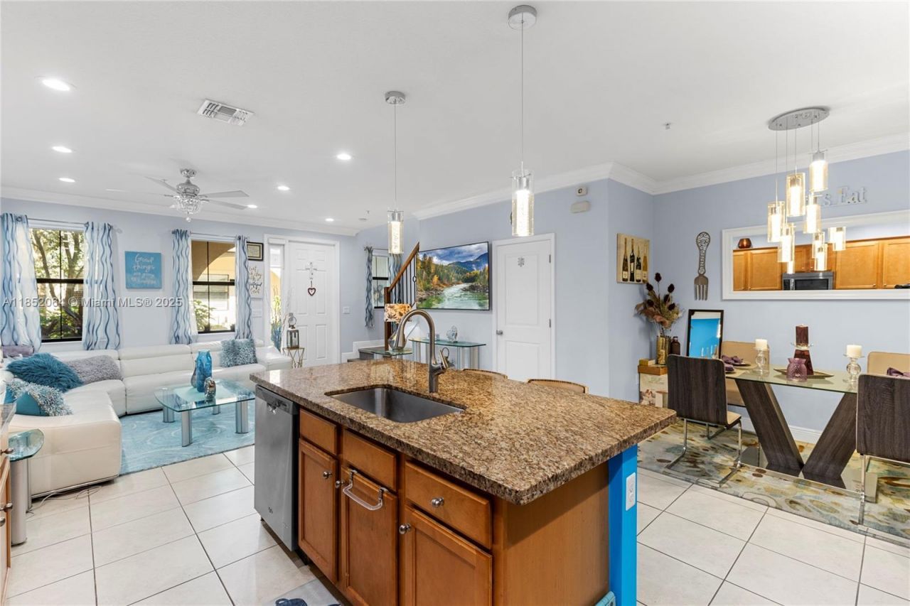 3331 NW 125th Way, Sunrise, FL 33323 Photo