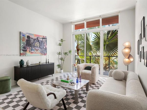 1155 Brickell Bay Dr, Unit 203, Miami, FL 33131