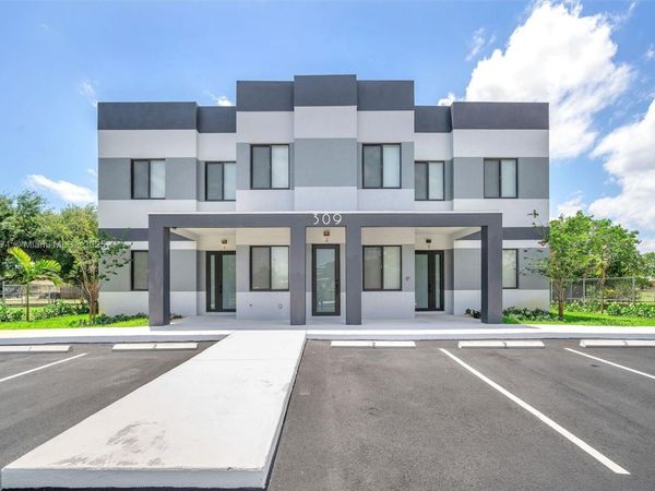 309 NW 7th Ct, Unit 2, Hallandale Beach, FL 33009