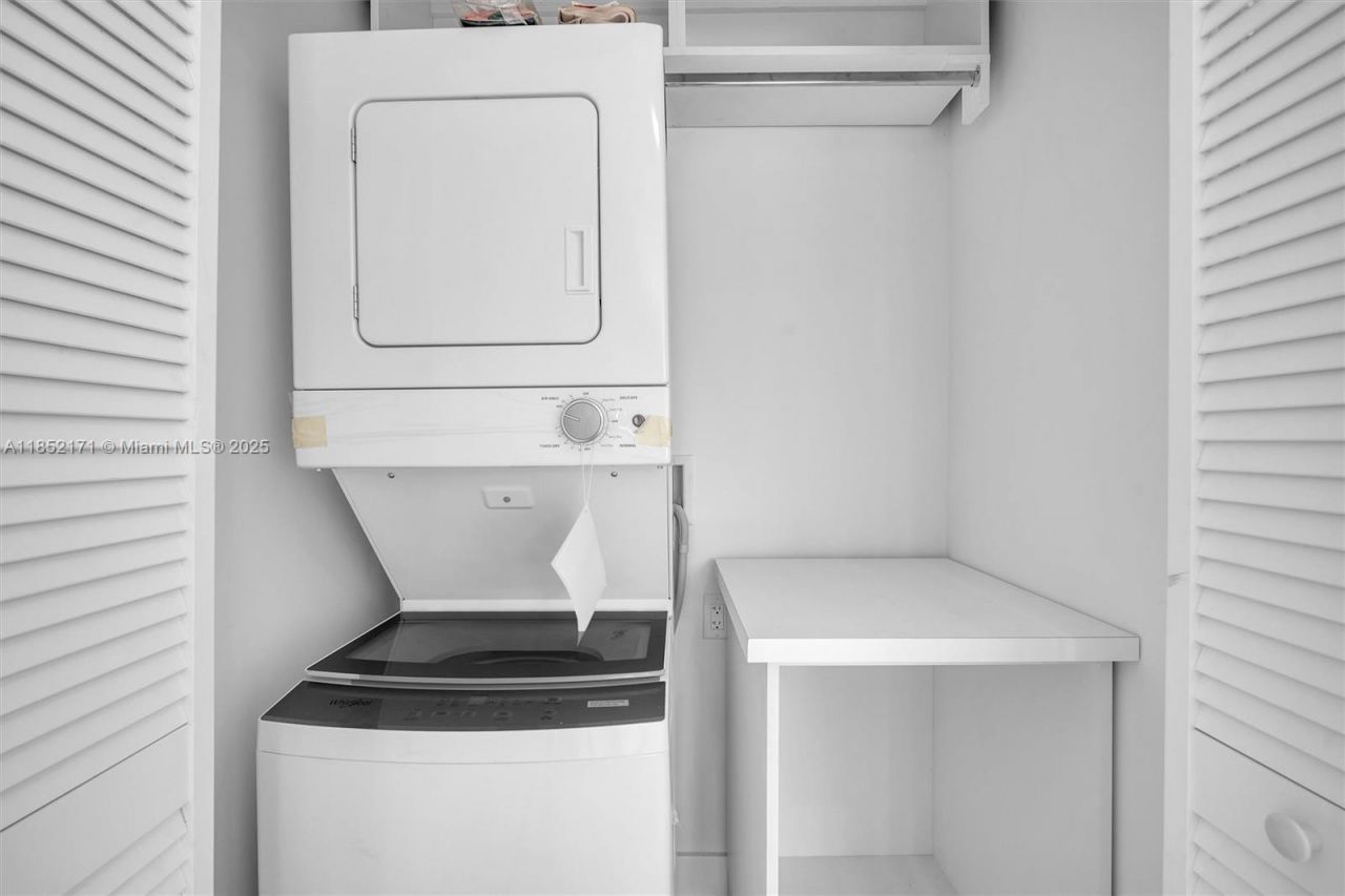 309 NW 7th Ct, Unit 2, Hallandale Beach, FL 33009 Photo