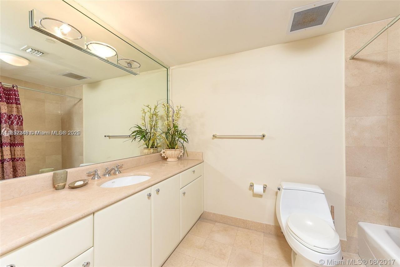 2100 N Ocean Blvd, Unit 9E, Fort Lauderdale, FL 33305 Photo