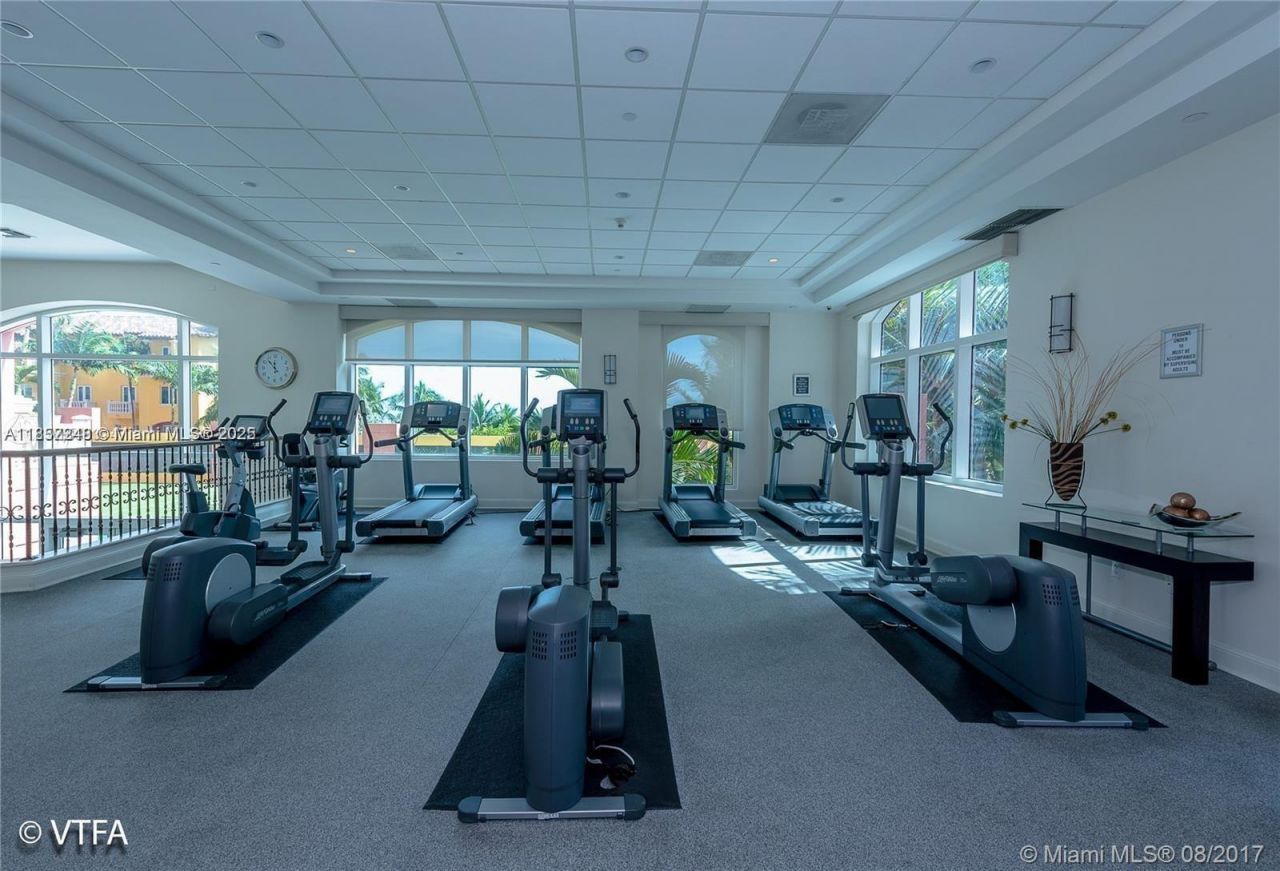 2100 N Ocean Blvd, Unit 9E, Fort Lauderdale, FL 33305 Photo