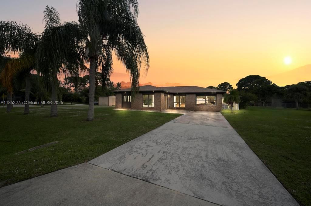 1803 E Easy St, Fort Pierce, FL 34982 Photo