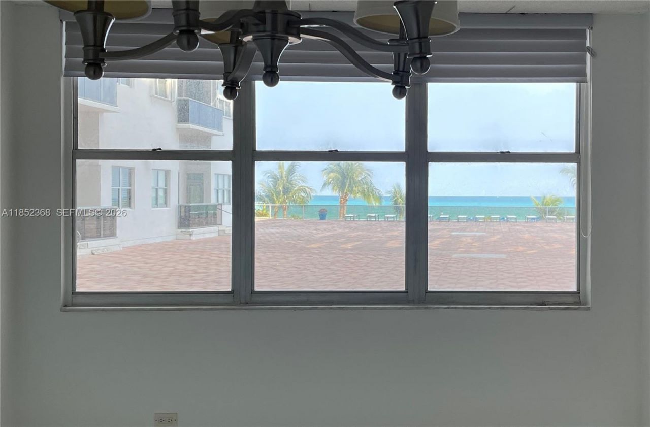 6039 Collins Ave, Unit 311, Miami Beach, FL 33140 Photo