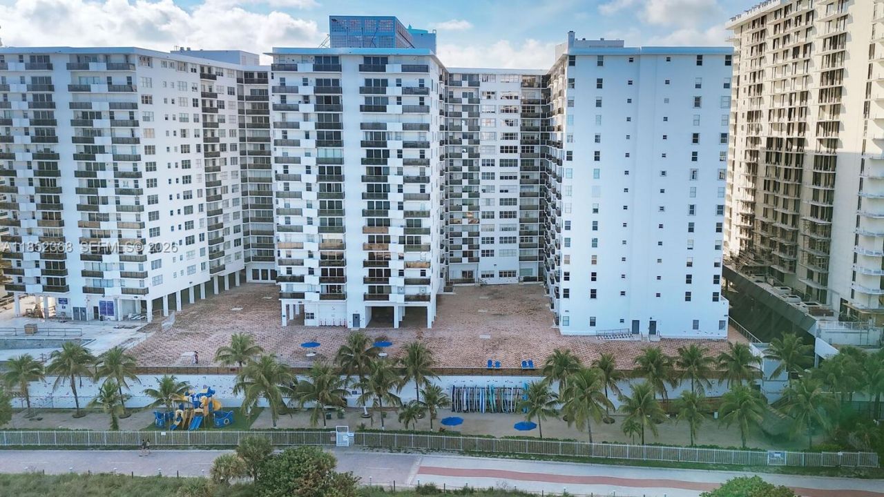 6039 Collins Ave, Unit 311, Miami Beach, FL 33140 Photo