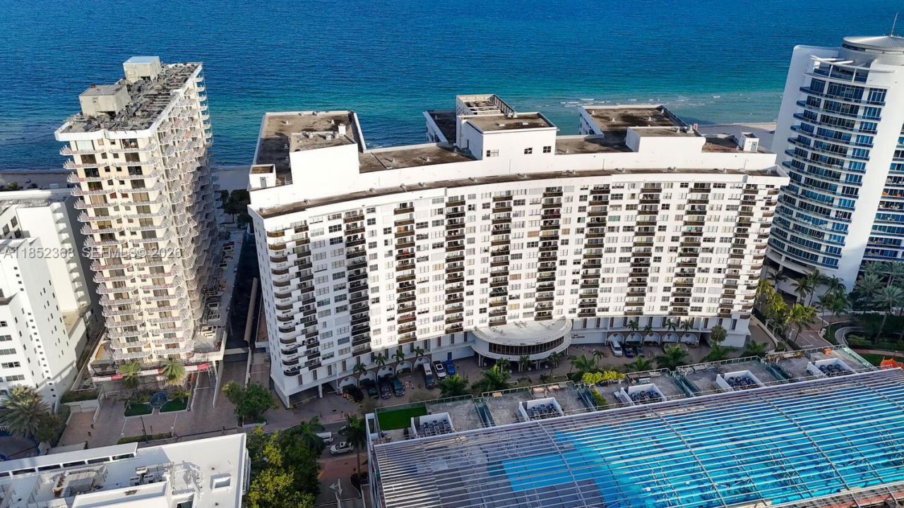 6039 Collins Ave, Unit 311, Miami Beach, FL 33140 Photo