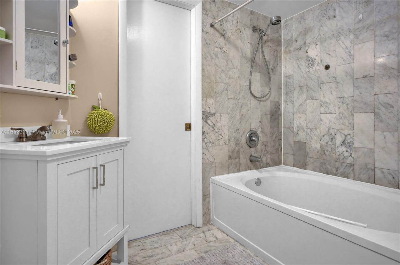 10194 SW 77th Ct, Miami, FL 33156 Photo