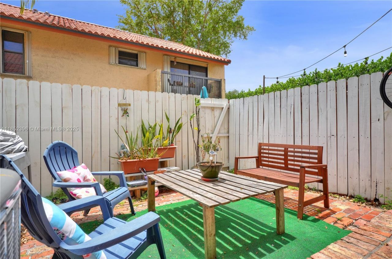 10194 SW 77th Ct, Miami, FL 33156 Photo