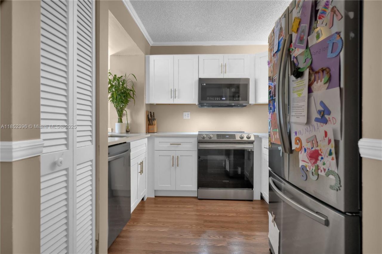 10194 SW 77th Ct, Miami, FL 33156 Photo