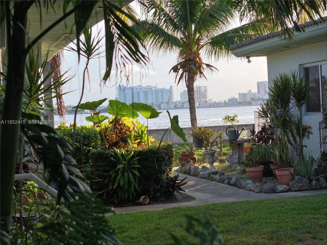 2200 Bay Dr, Unit 3, Miami Beach, FL 33141 Photo