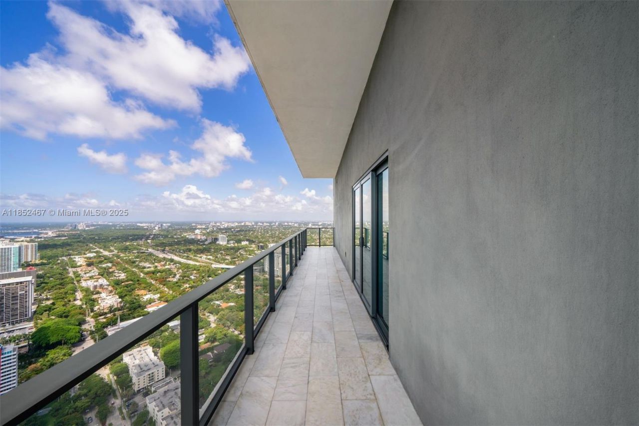 1451 Brickell Ave, Unit 5302, Miami, FL 33131 Photo