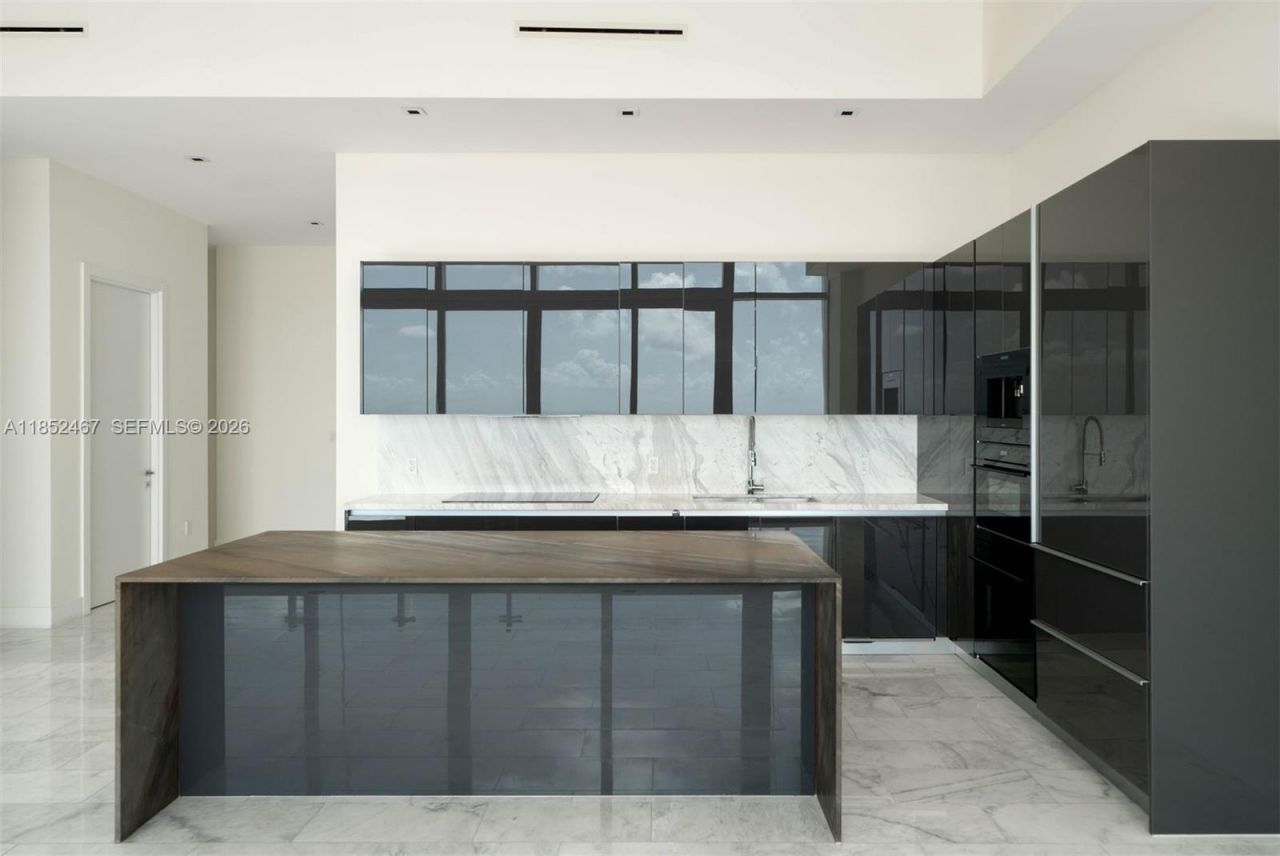 1451 Brickell Ave, Unit 5302, Miami, FL 33131 Photo