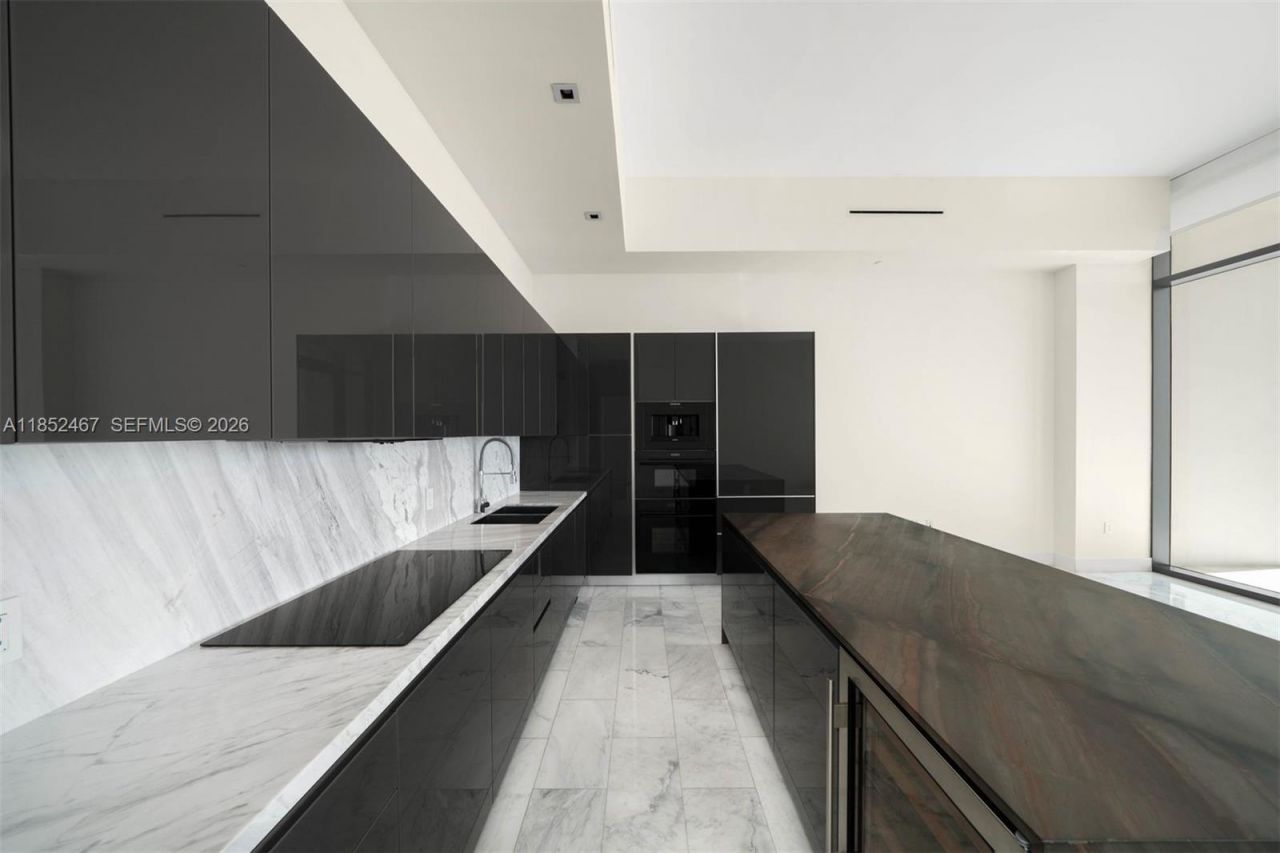 1451 Brickell Ave, Unit 5302, Miami, FL 33131 Photo